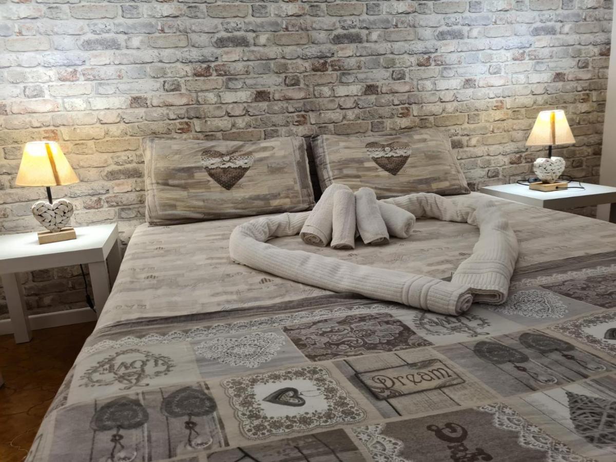 Garda City Home Family Apartments Bagian luar foto